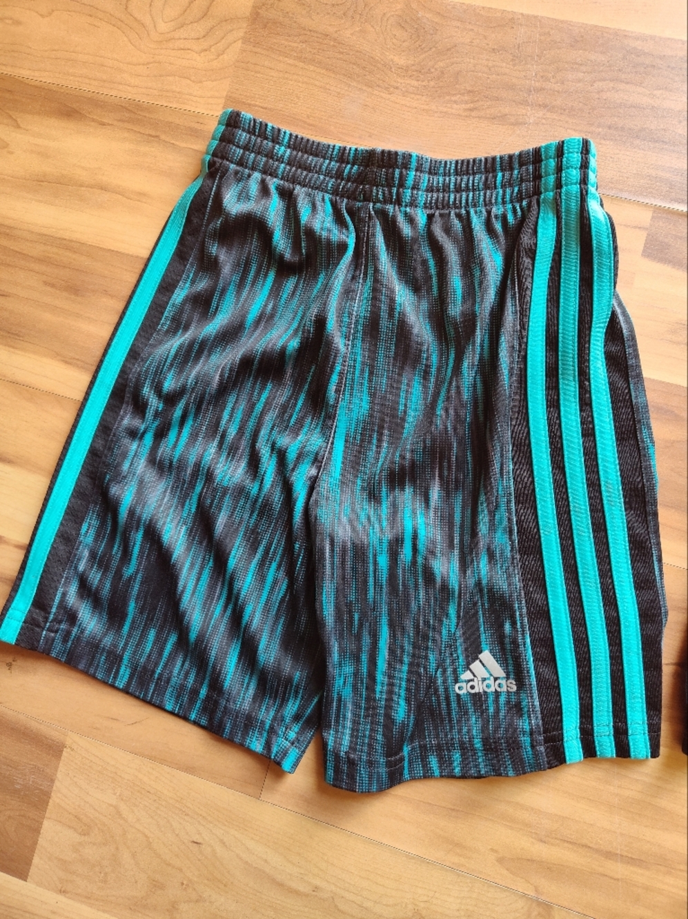 Adidas & Under Armour Boys 5T Shorts - Picture 2 of 8